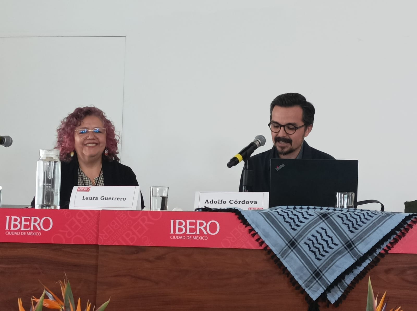 Adolfo Córdova: linterna, bosque, jaula y pájaro de la literatura infantil y juvenil Adolfo Córdova: linterna, bosque, jaula y pájaro de la literatura infantil y juvenil