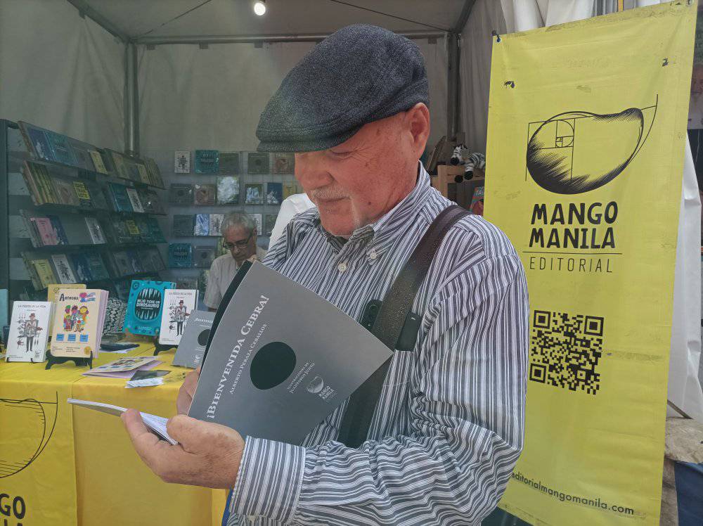 Alberto Peraza en la Feria Internacional del Libro Infantil y Juvenil (FILIJ), en México Alberto Peraza en la Feria Internacional del Libro Infantil y Juvenil (FILIJ), en México