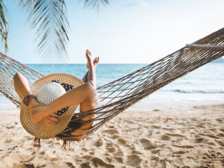 En agosto de 2026, cada español gastará una media de 1.130 euros en sus vacaciones, según Aladinia.com